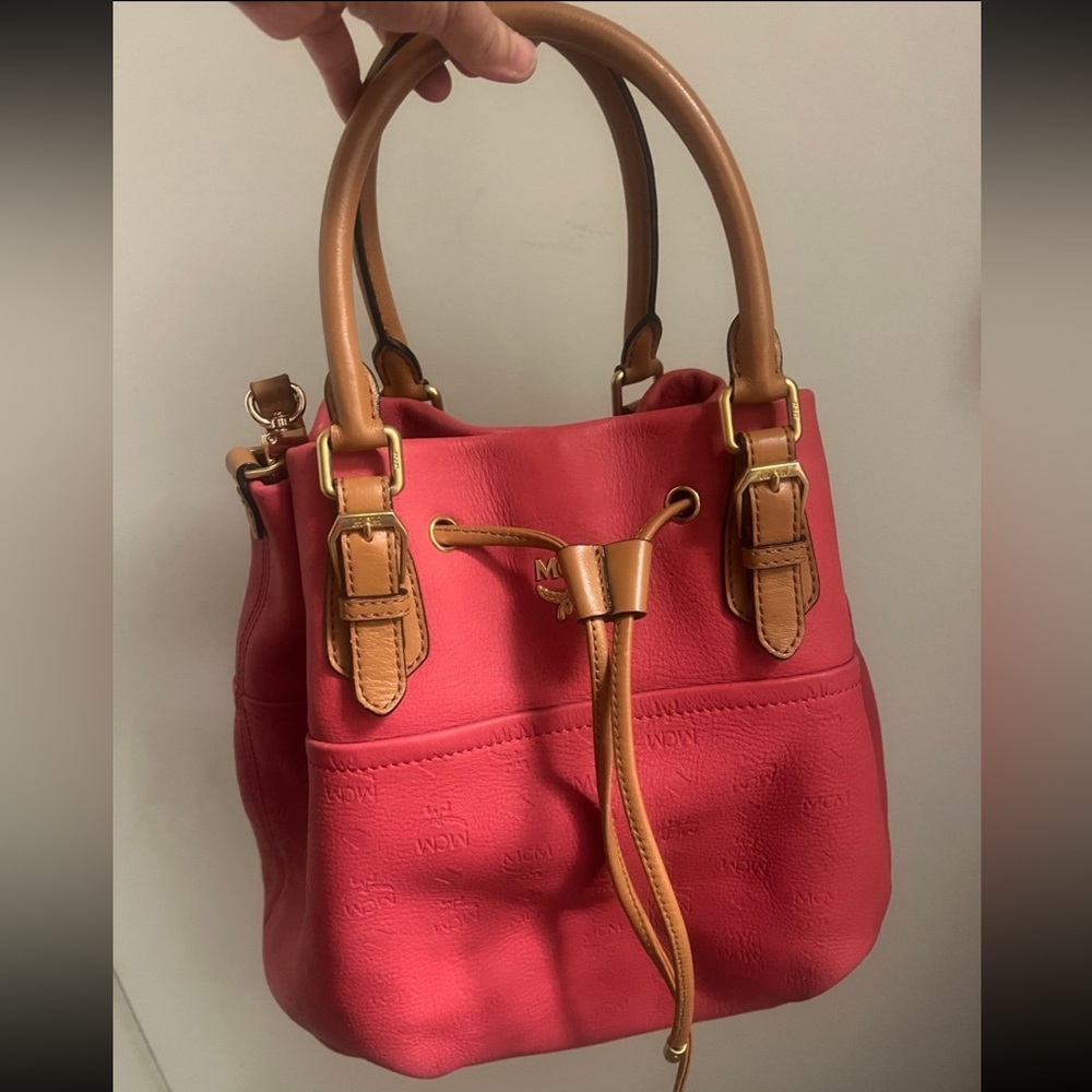 MCM Bucket bag with strap🔥🥰❤️